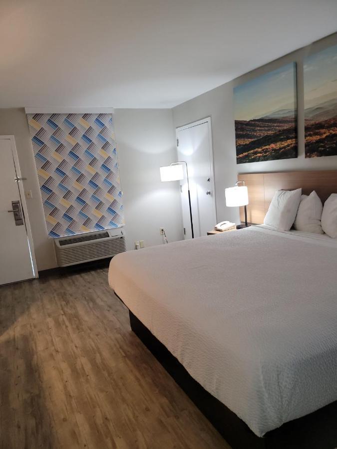 Days Inn By Wyndham Biscoe Kültér fotó